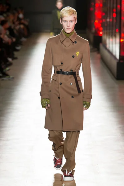 Look 37
